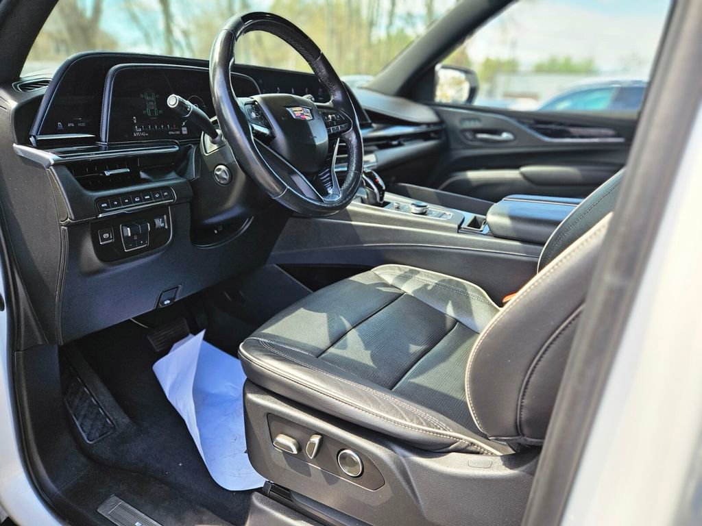 Used 2021 Cadillac Escalade Sport w/ Driver Assist Tech Package AWD/4WD image 18
