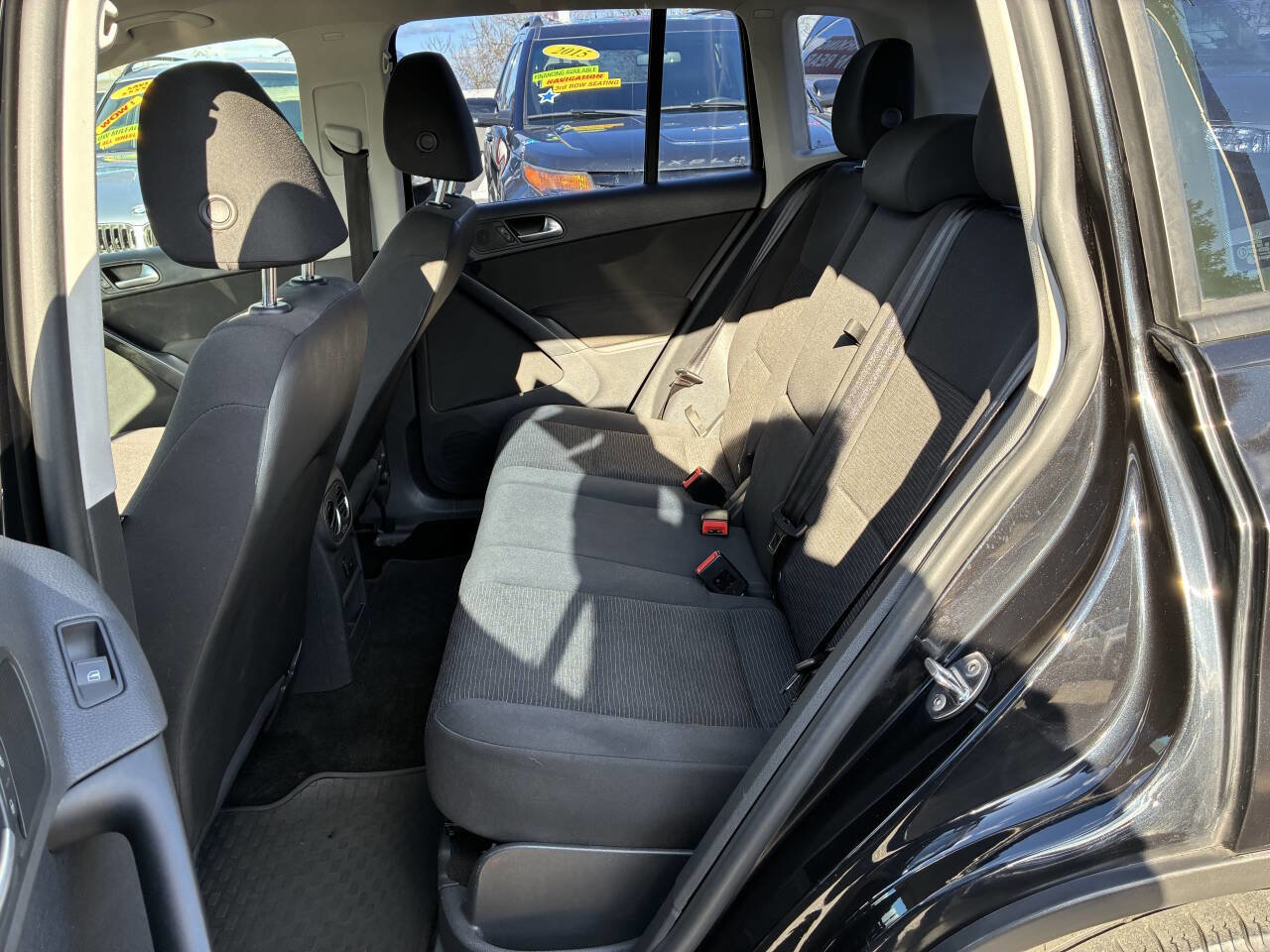 Used 2015 Volkswagen Tiguan S image 4