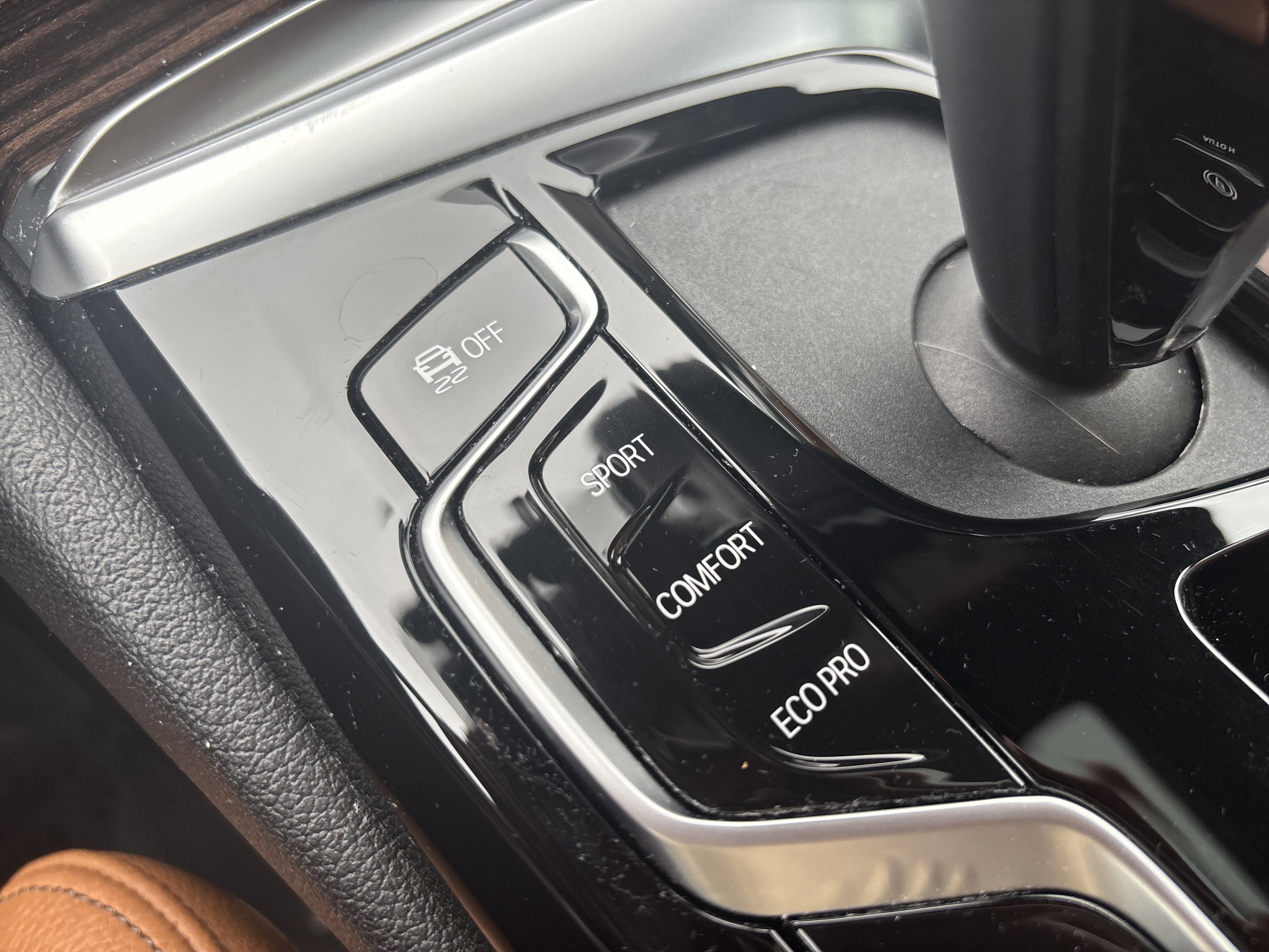 Used 2021 BMW 540i xDrive w/ Premium Package image 25