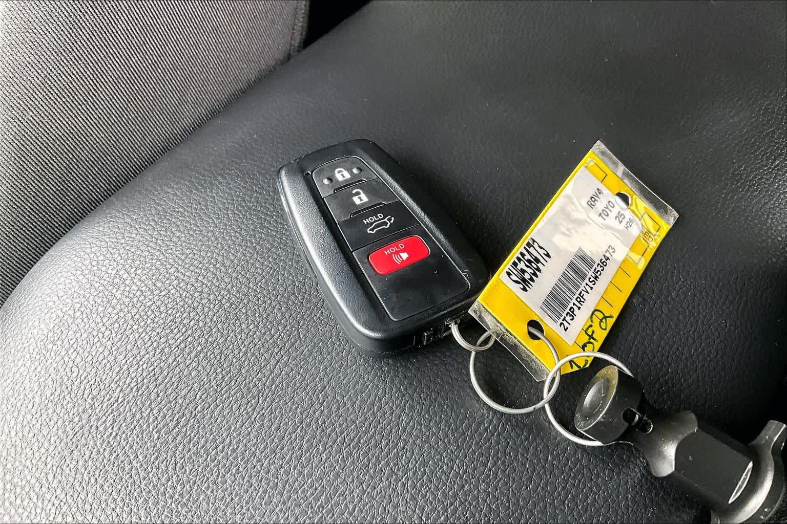 Used 2025 Toyota RAV4 XLE w/ Convenience Package AWD/4WD image 15