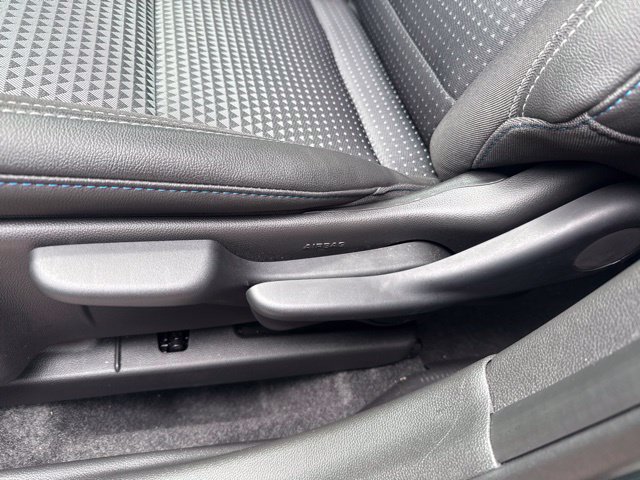 Used 2025 Chevrolet Trax LT FWD image 13