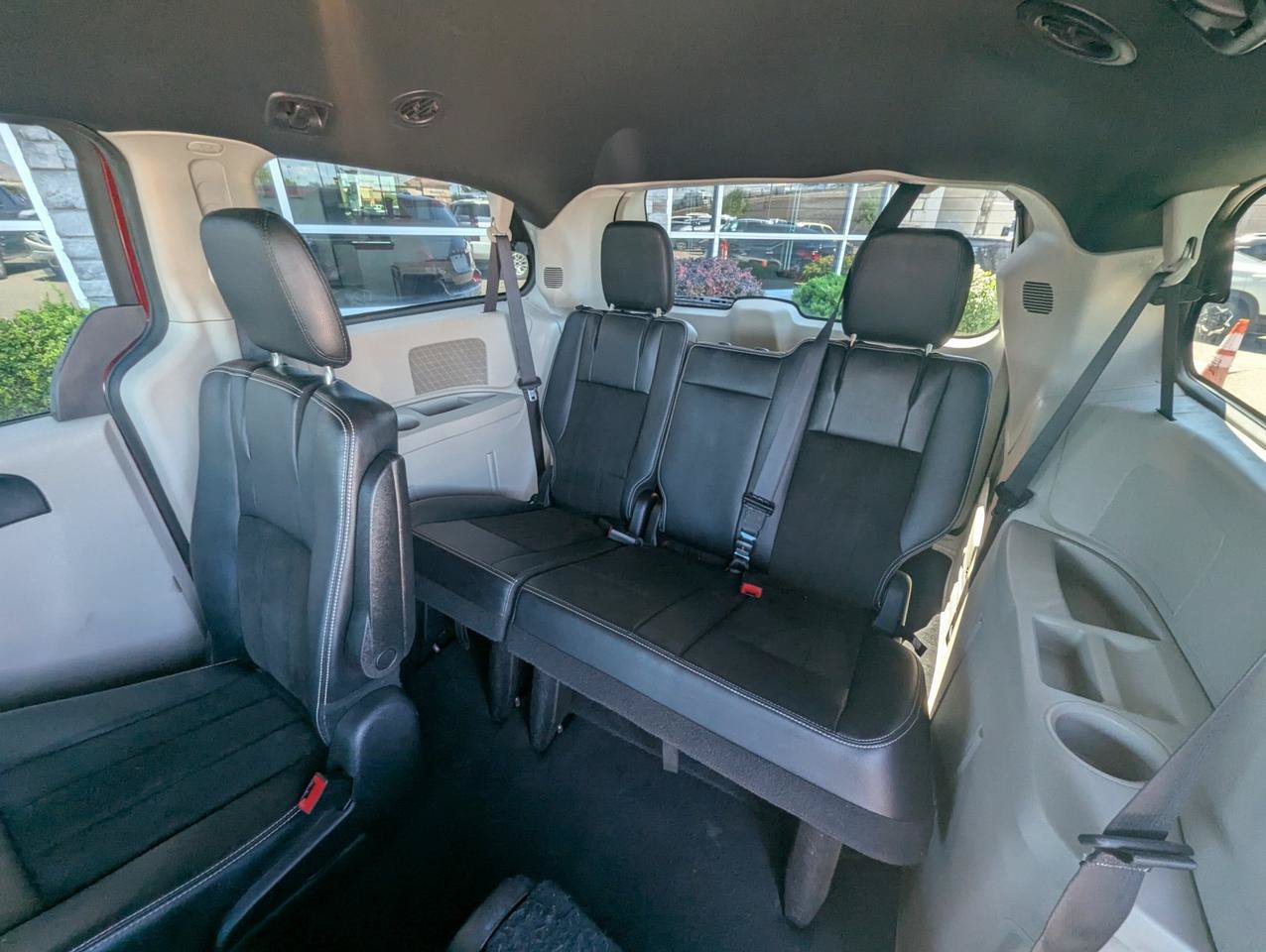 Used 2019 Dodge Grand Caravan SXT FWD image 25