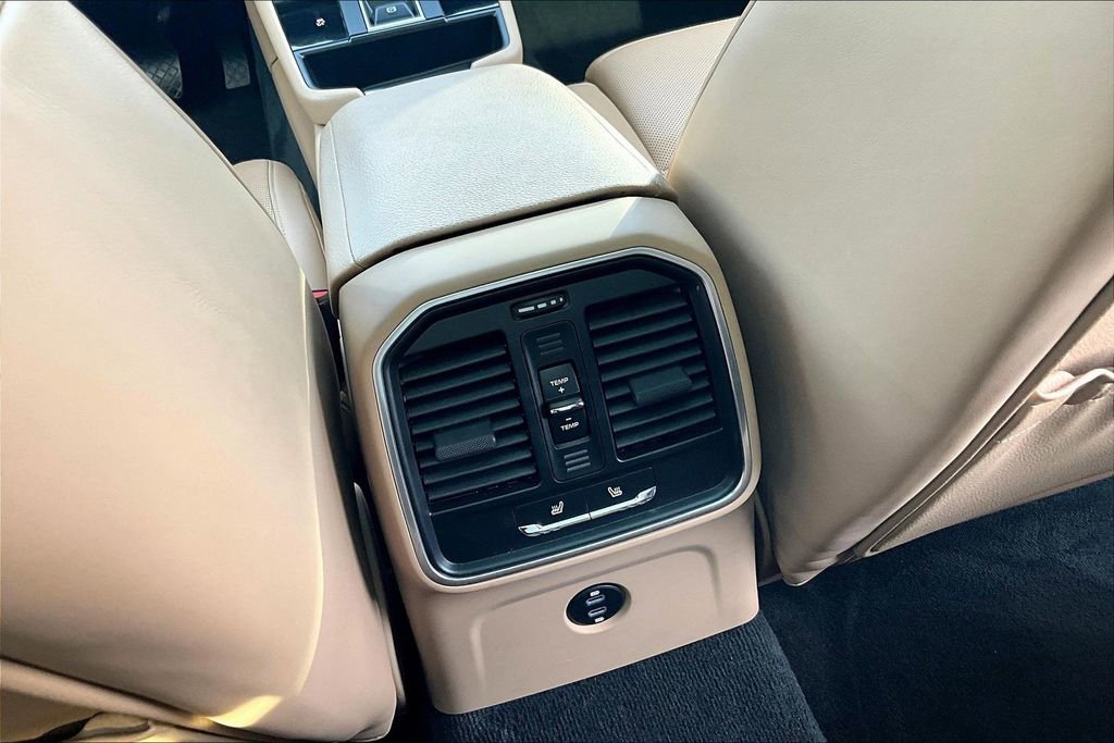 Used 2022 Porsche Macan AWD/4WD image 13