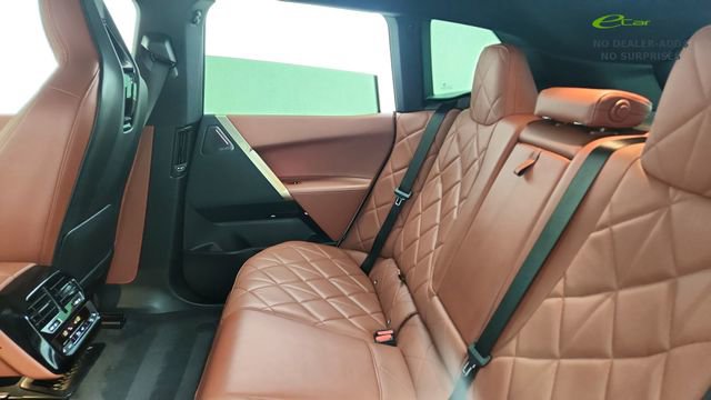 Used 2023 BMW iX M60 w/ Executive Package image 30