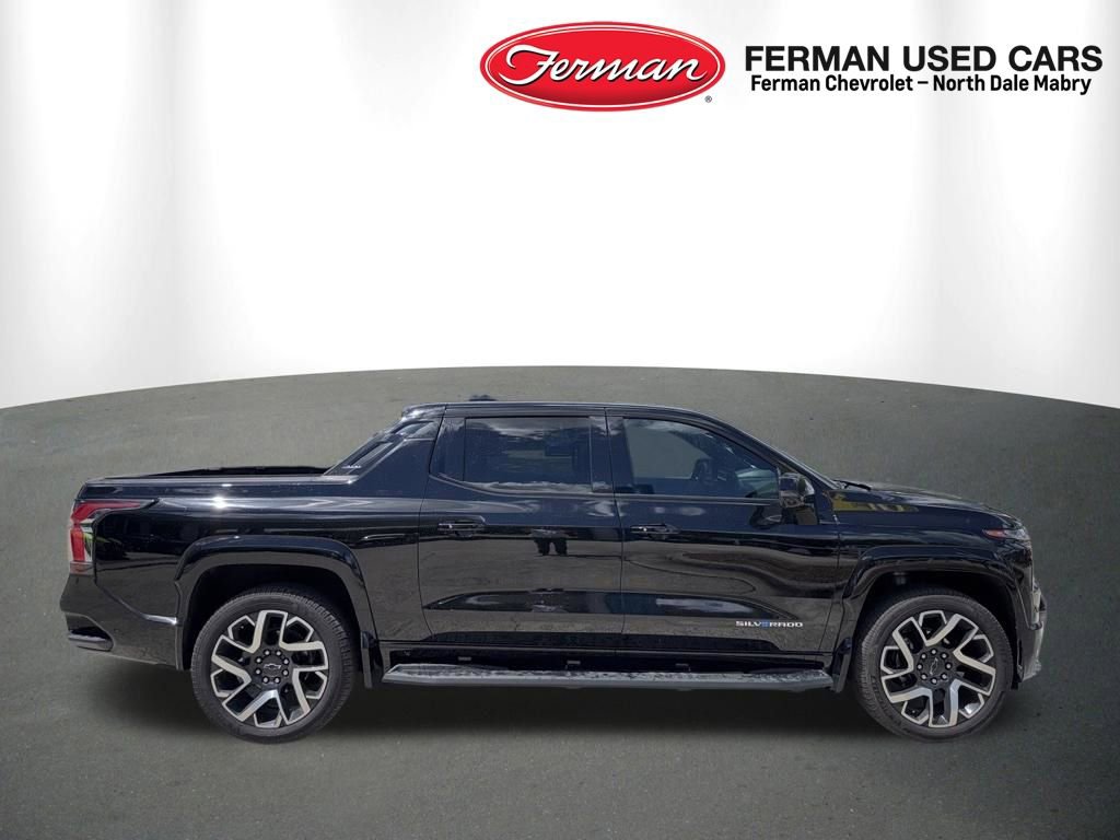 Used 2024 Chevrolet Silverado EV RST AWD/4WD image 2