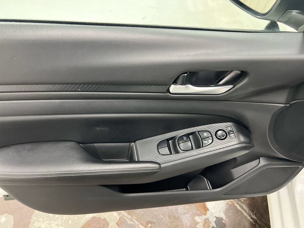 Used 2025 Nissan Altima 2.5 SV FWD image 20