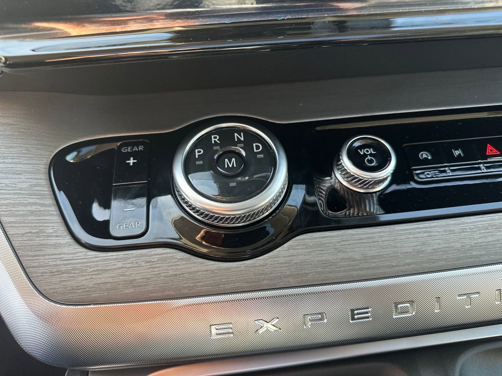 New 2025 Ford Expedition Max Platinum w/ Driver's Package image 24