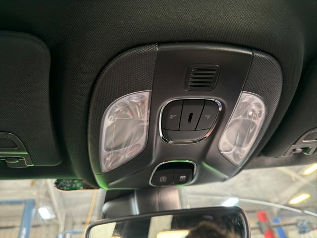 Used 2024 Jeep Compass Latitude w/ Sun and Sound Group image 31