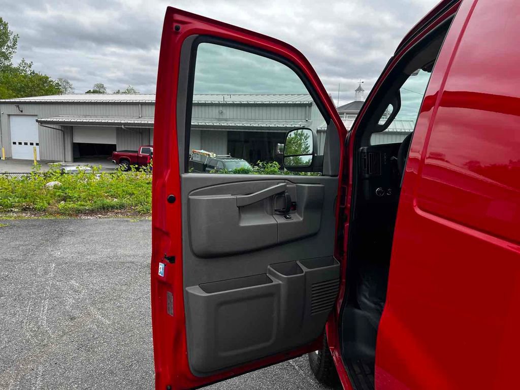 Used 2016 Chevrolet Express 2500 Work Van image 11