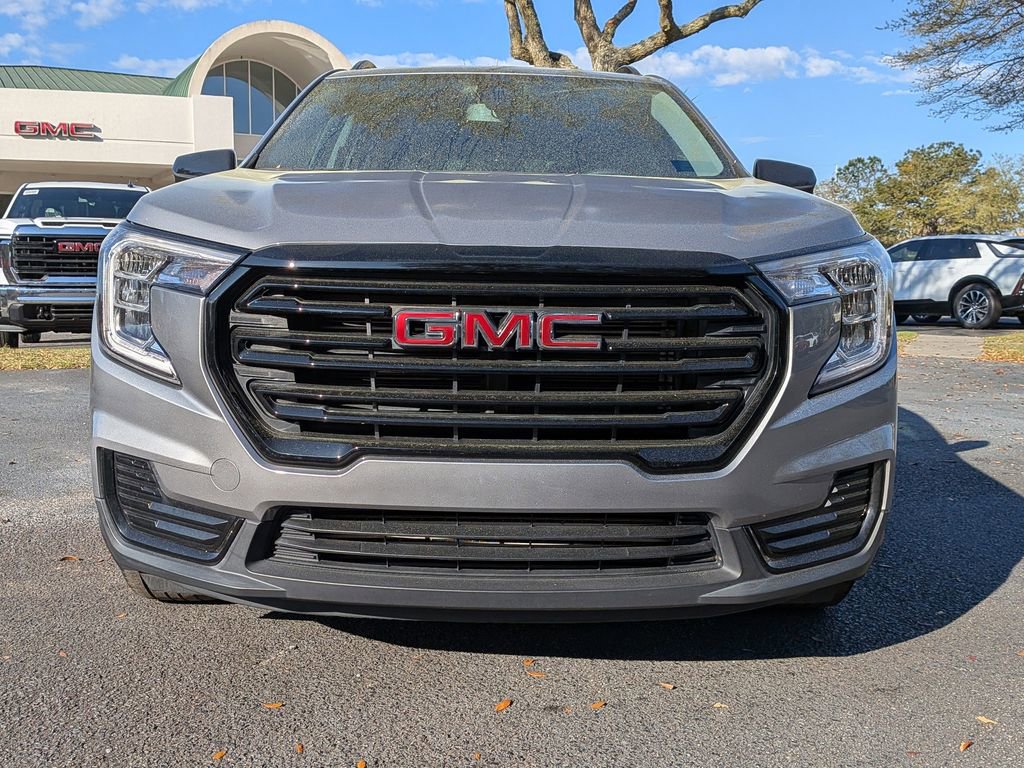 Used 2023 GMC Terrain SLE w/ Driver Convenience Package image 9