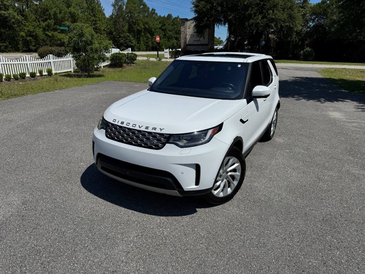Used 2022 Land Rover Discovery S AWD/4WD image 30