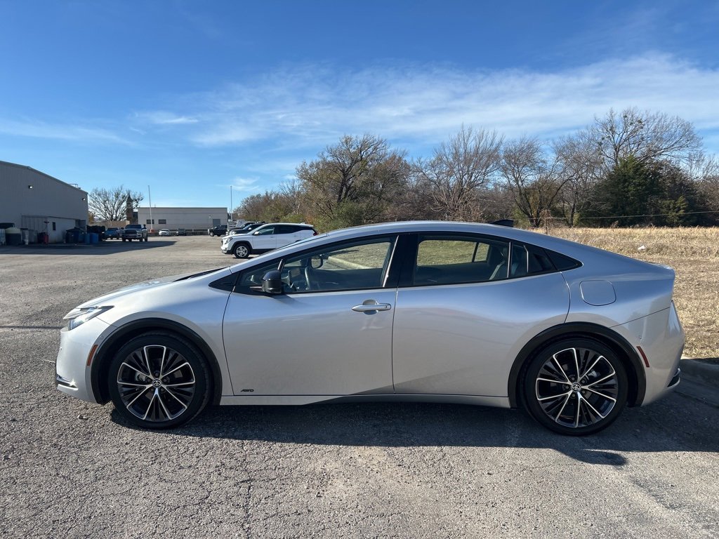 Used 2024 Toyota Prius Limited image 9