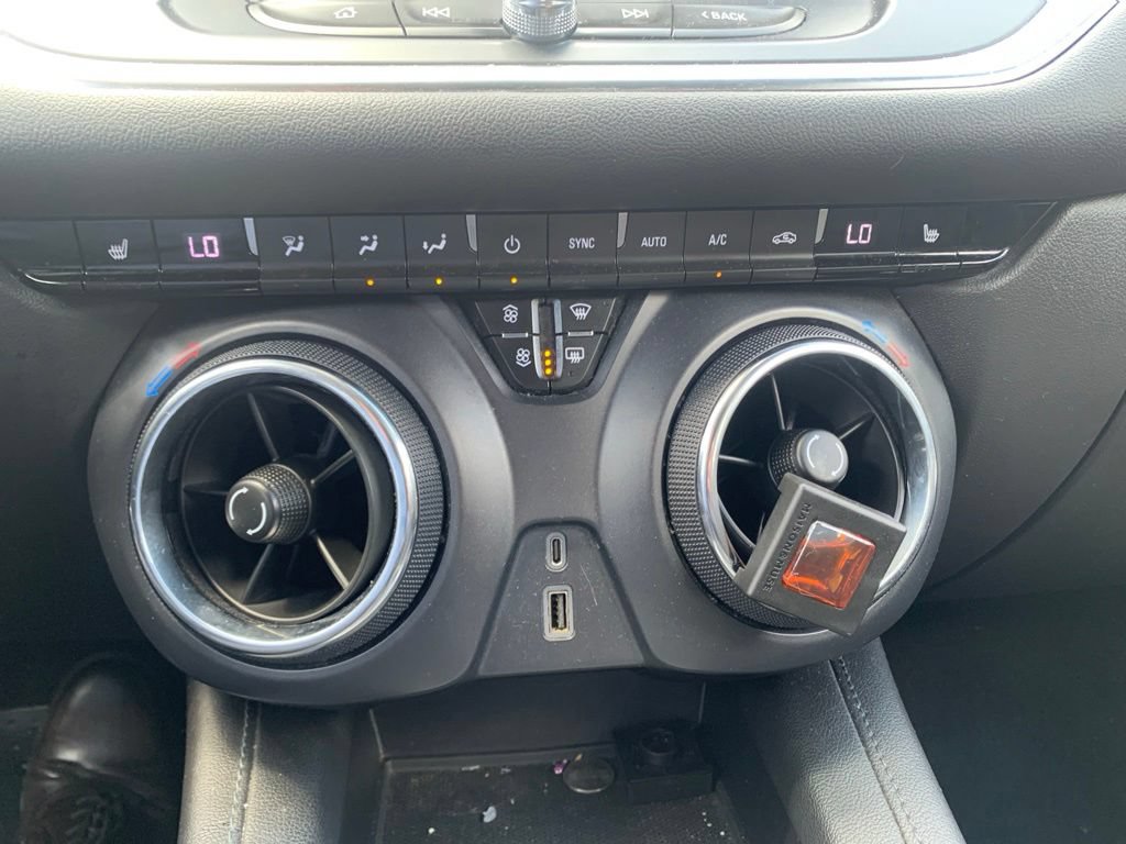 Used 2019 Chevrolet Blazer LT FWD image 43