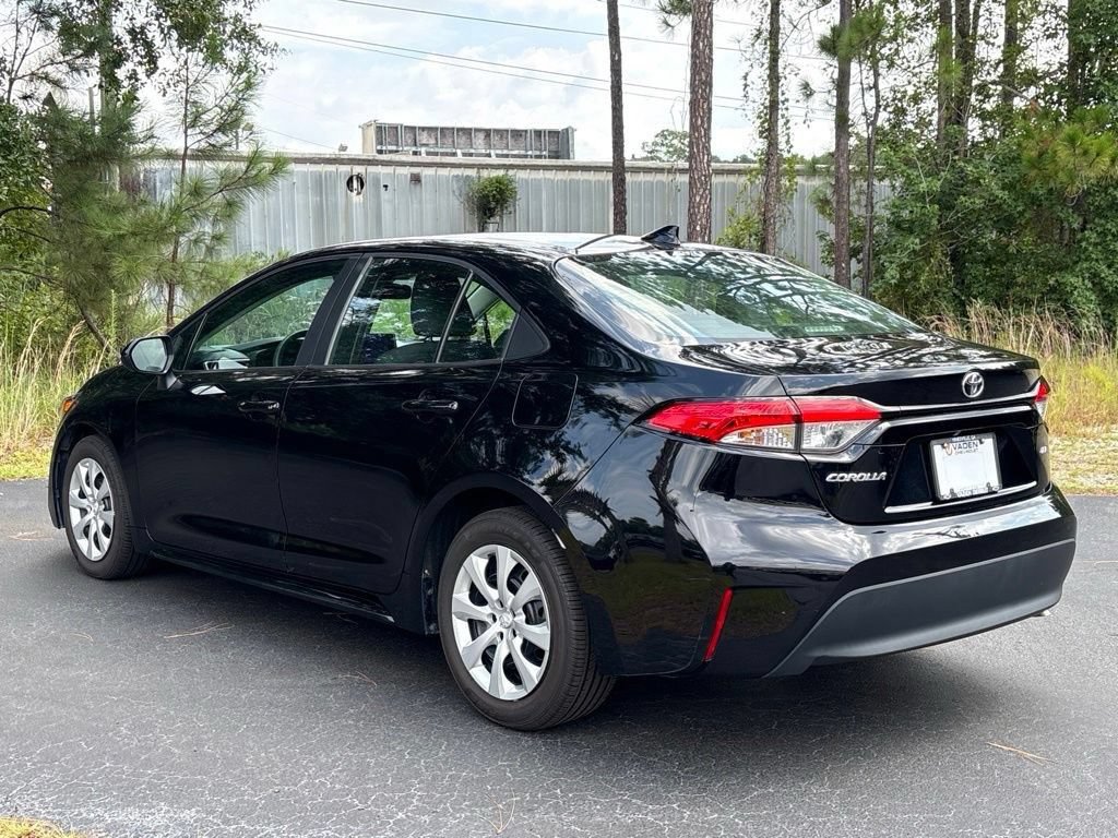 Used 2024 Toyota Corolla LE FWD image 7