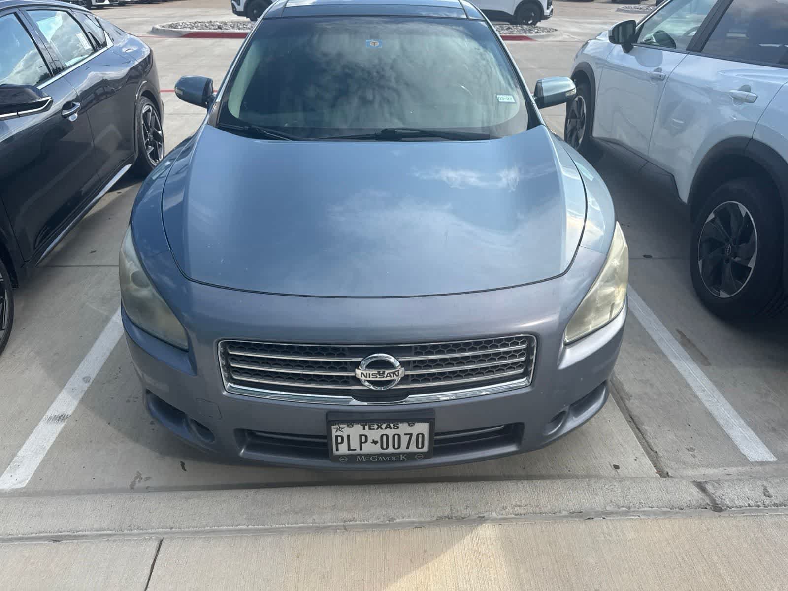 Used 2011 Nissan Maxima 3.5 SV w/ Premium Pkg FWD image 2
