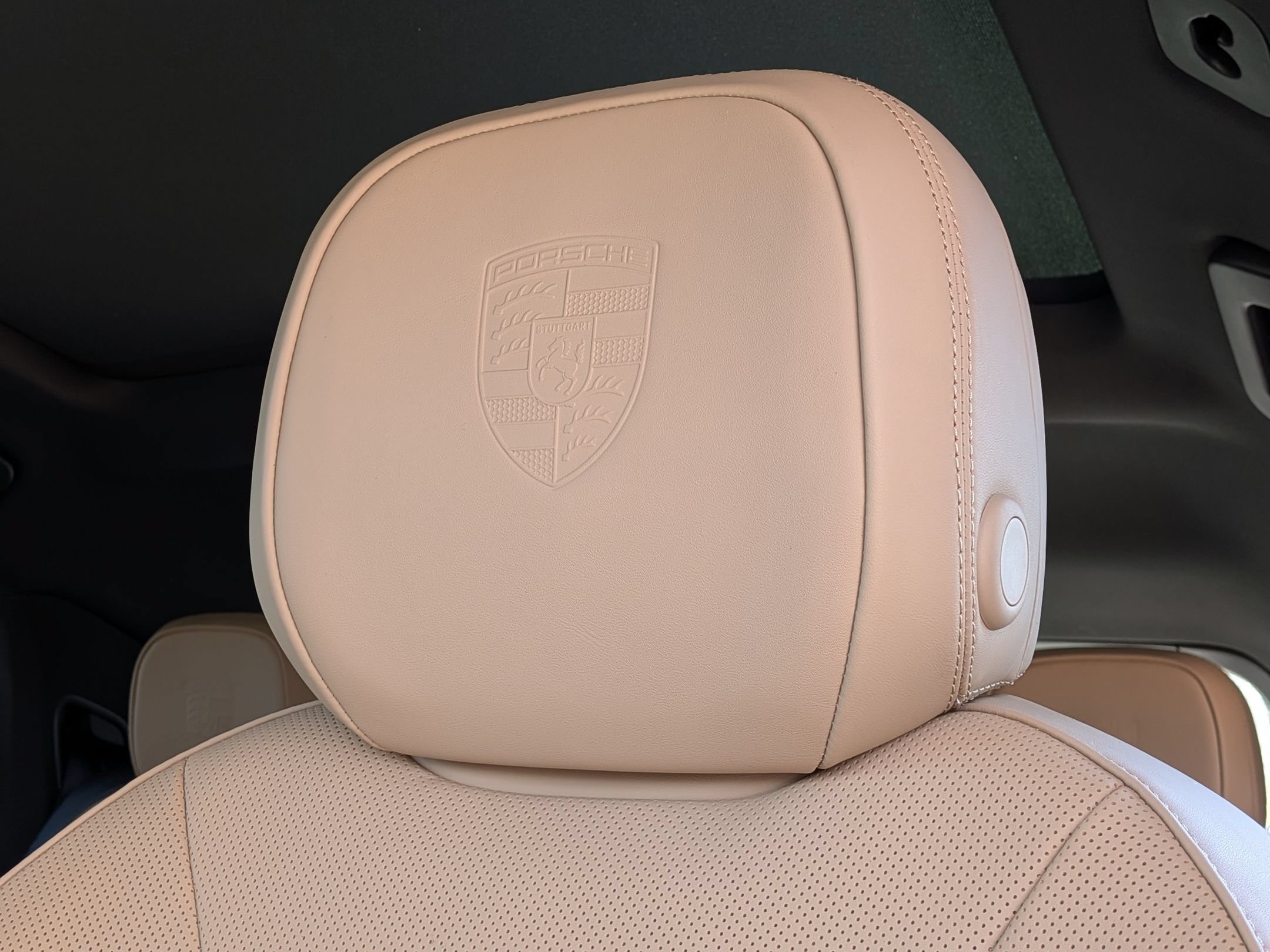 New 2026 Porsche Cayenne Coupe AWD/4WD image 6