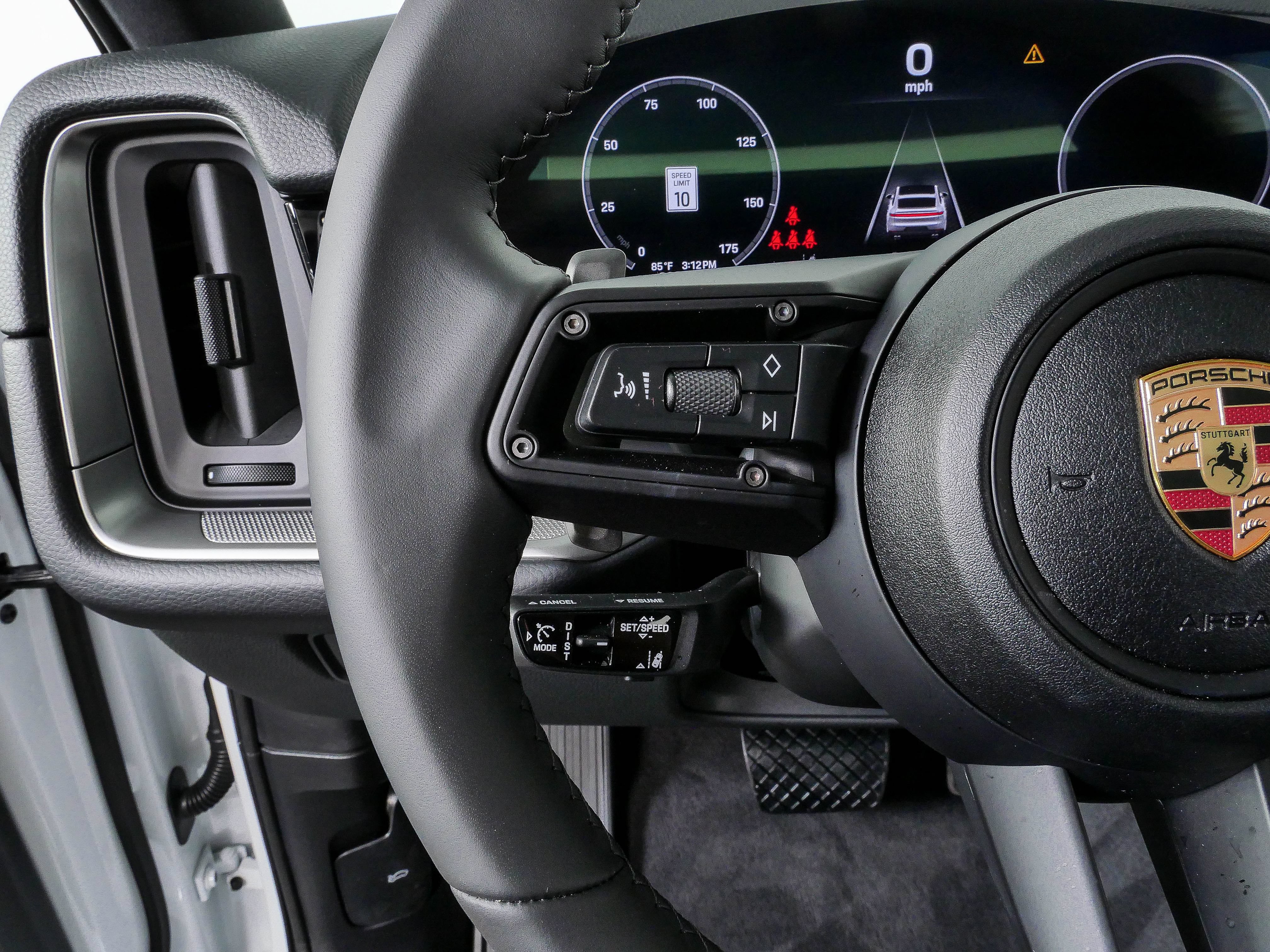 Certified 2025 Porsche Cayenne Coupe AWD/4WD image 10