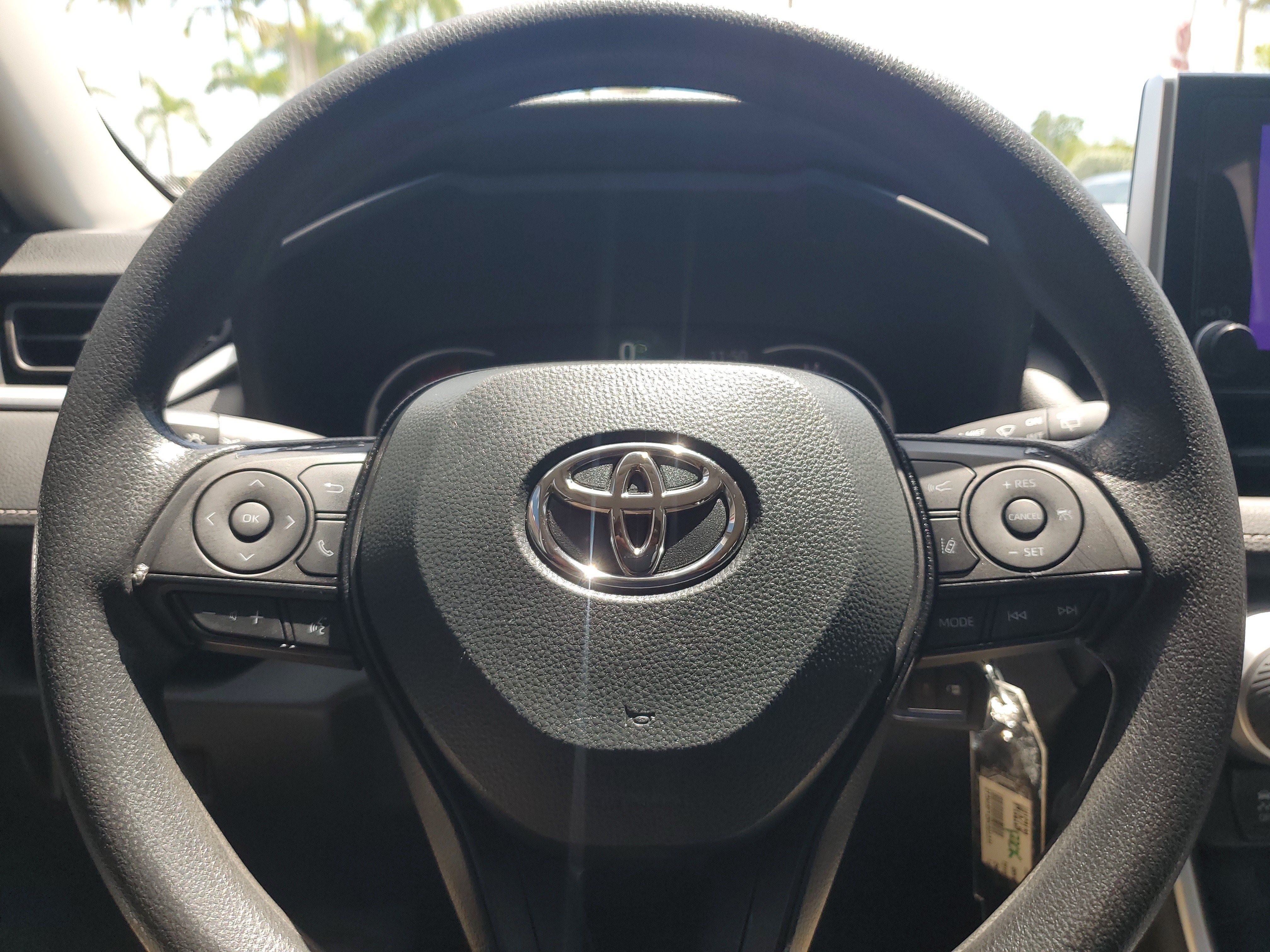 Used 2024 Toyota RAV4 LE FWD image 23