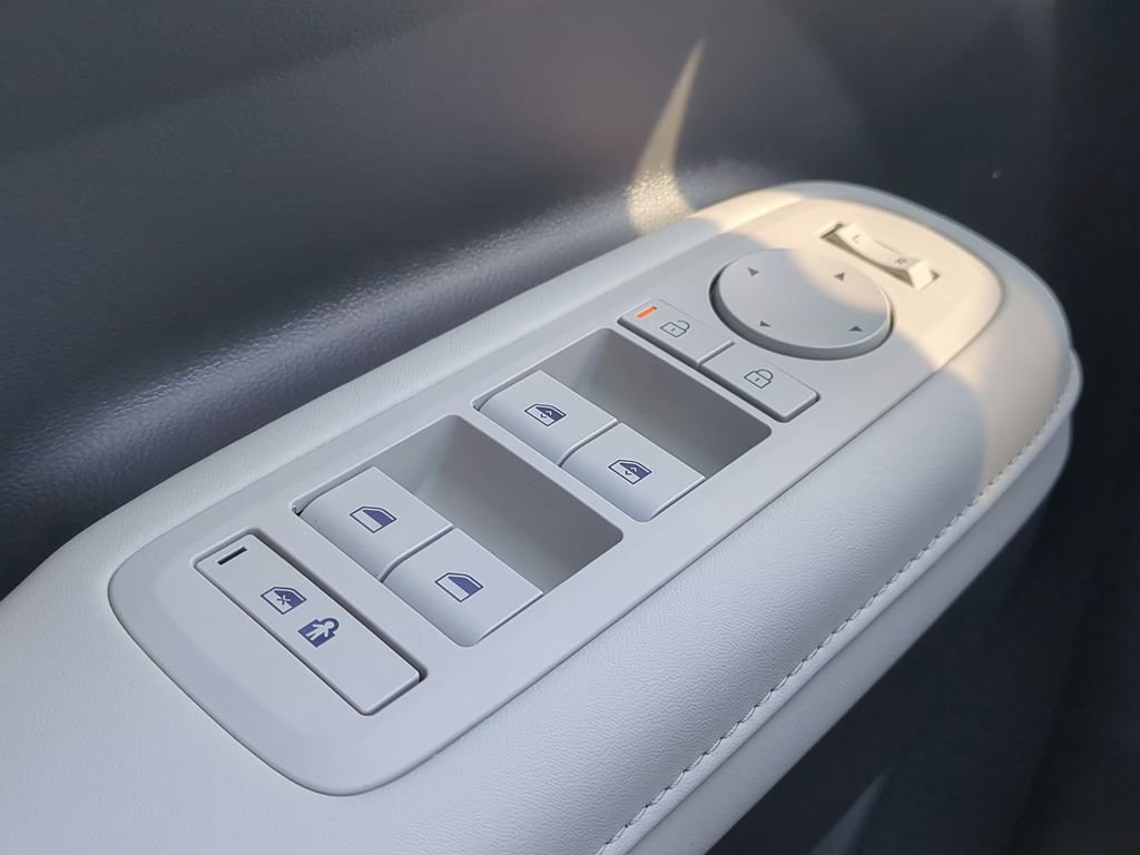 New 2026 Hyundai Santa Fe SEL FWD image 30