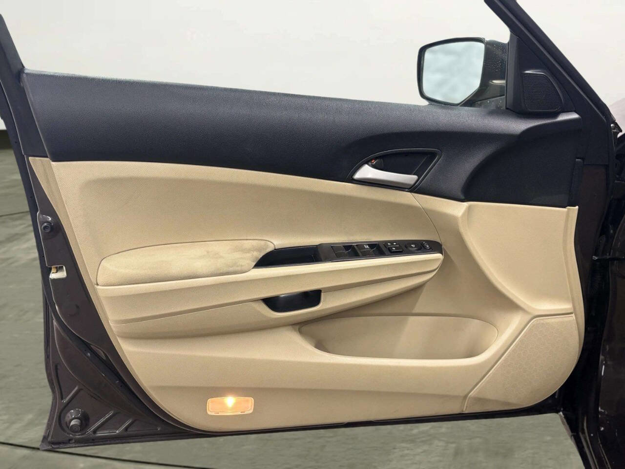 Used 2011 Honda Accord LX image 10
