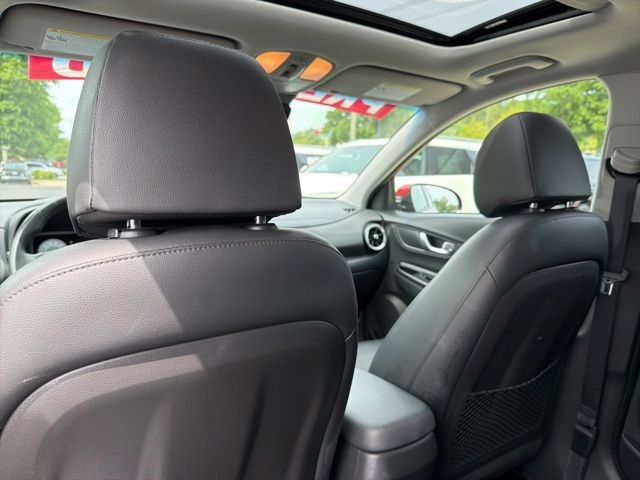 Used 2022 Hyundai Kona Limited AWD/4WD image 30