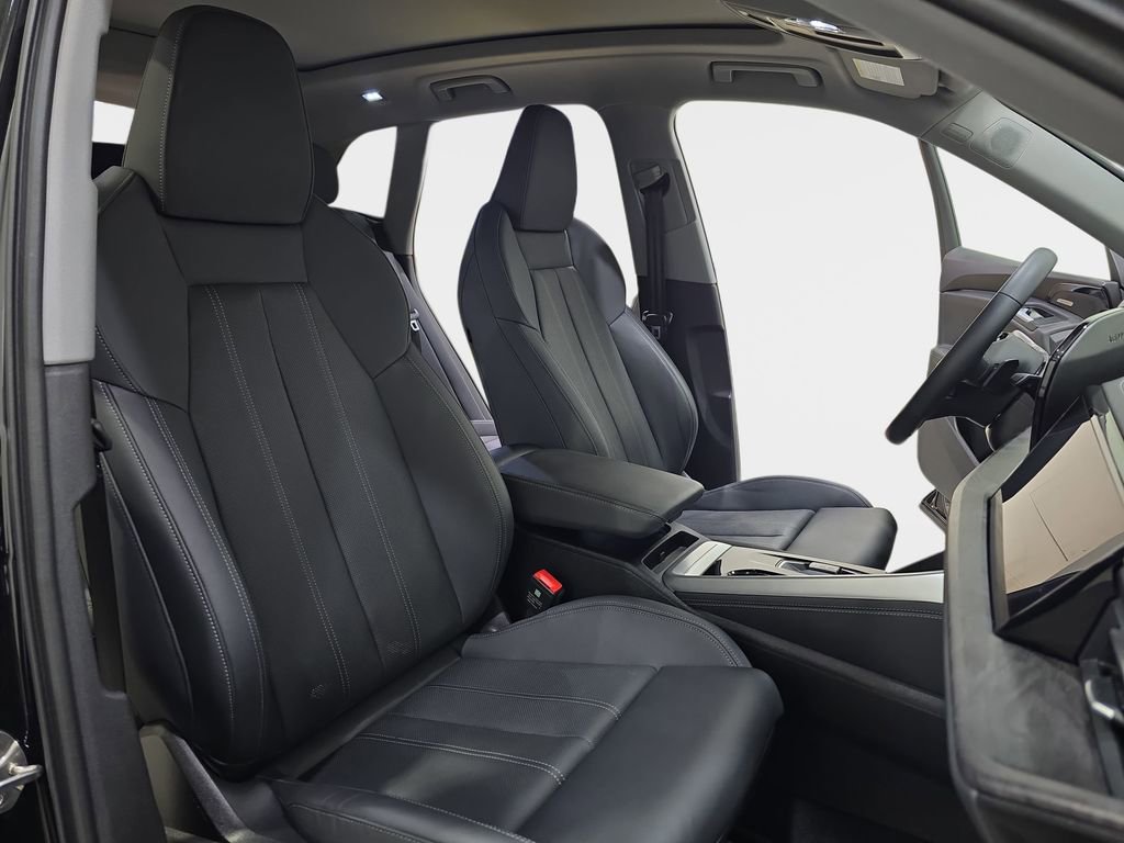 Used 2025 Audi Q5 Prestige image 12