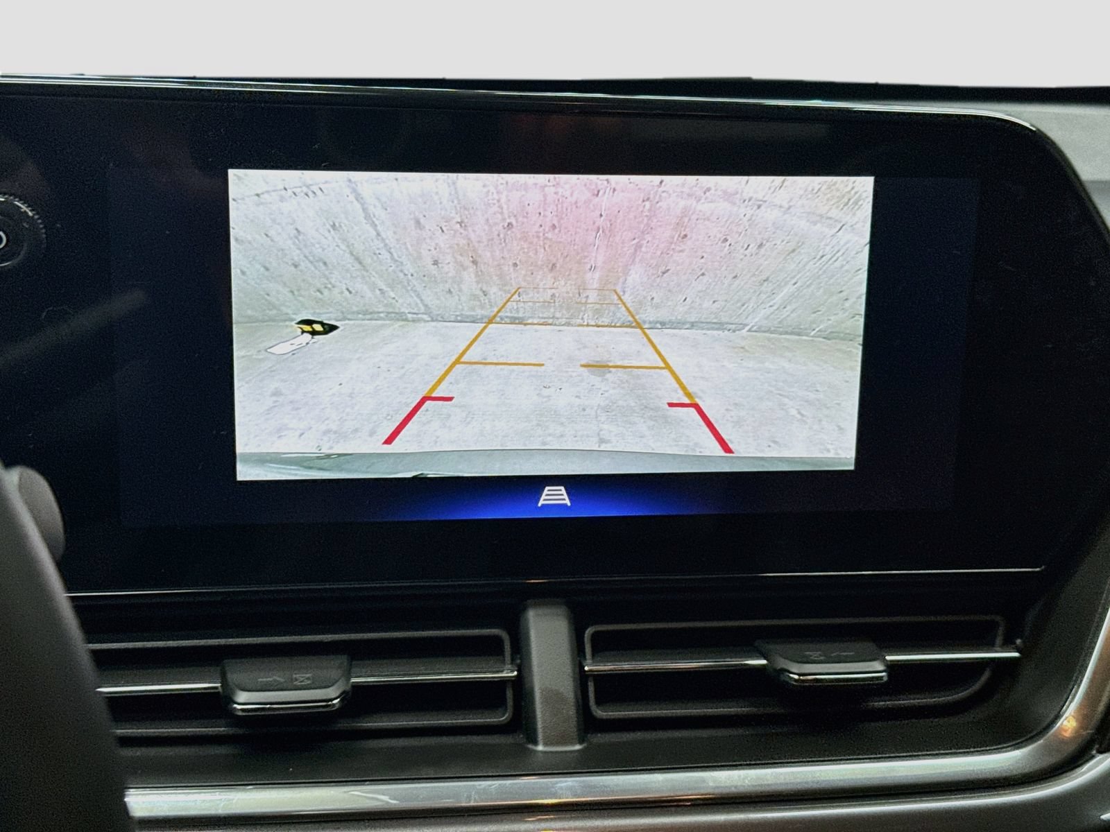 New 2026 Chevrolet Trax ACTIV w/ Sunroof Package FWD image 18