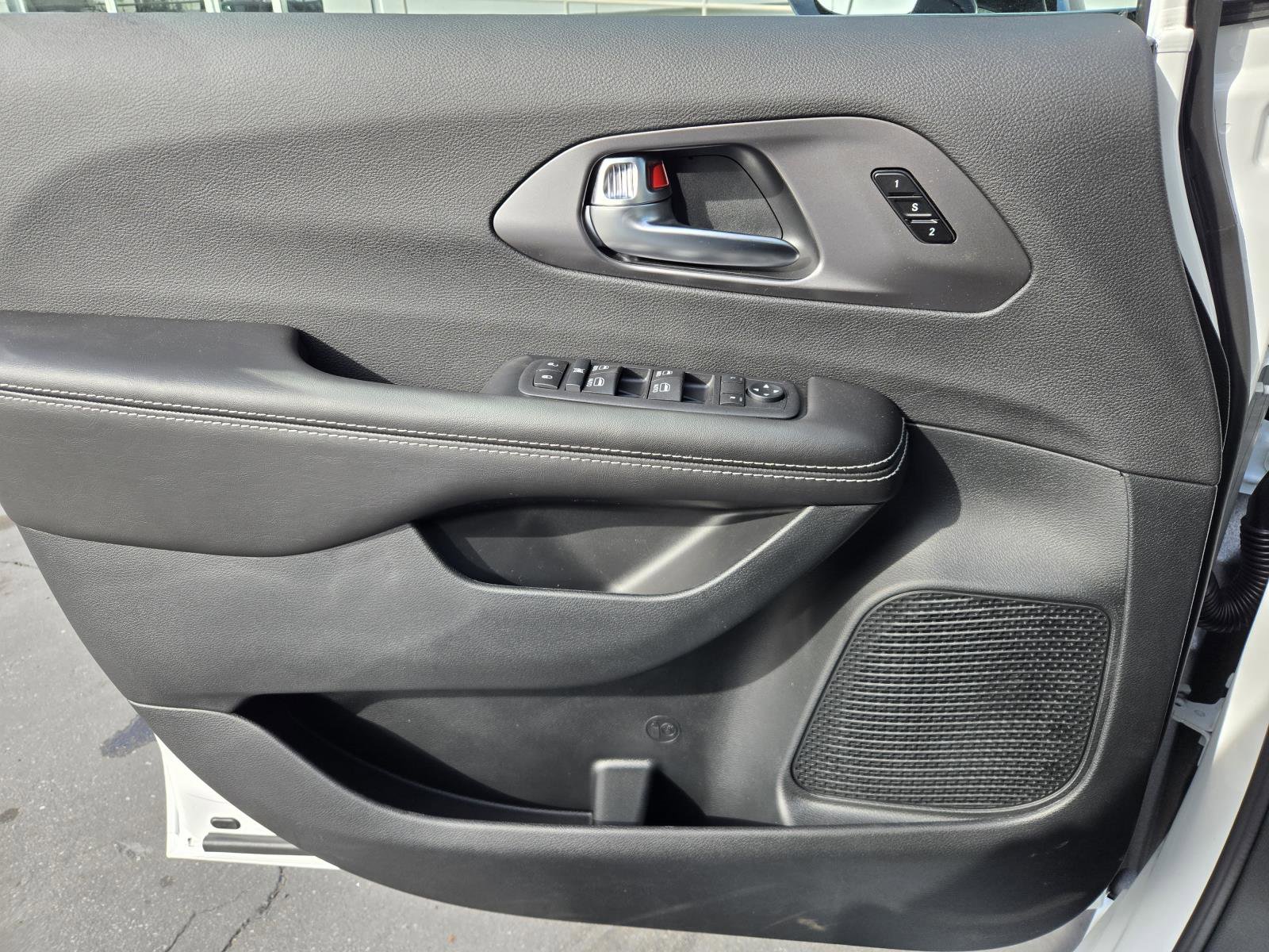 New 2026 Chrysler Pacifica Select image 22