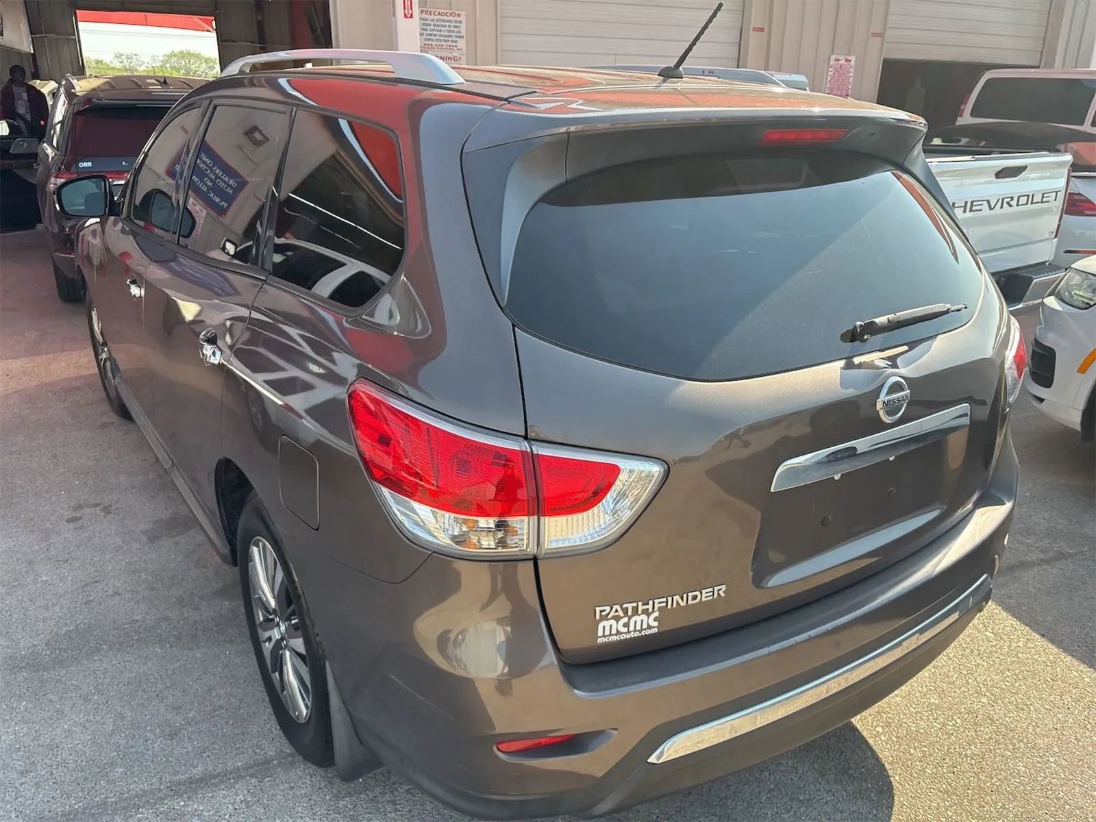 Used 2016 Nissan Pathfinder S image 3