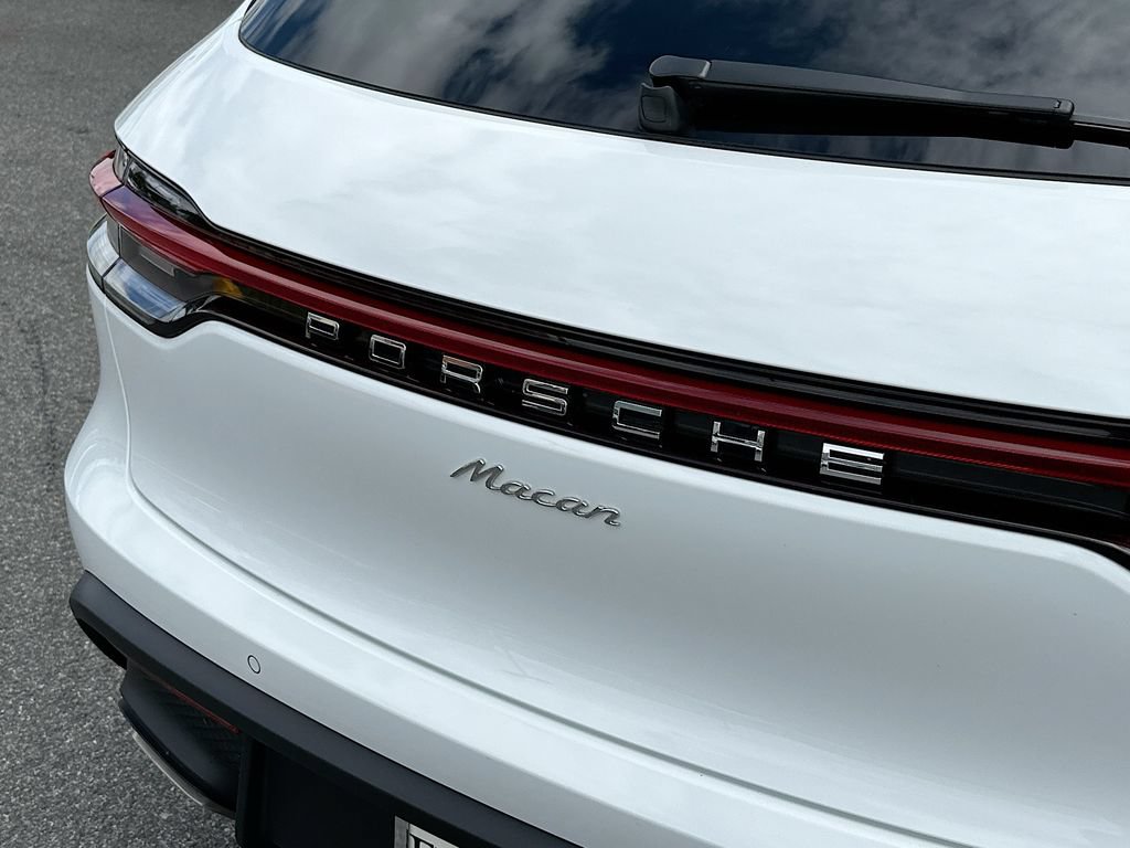 Certified 2026 Porsche Macan AWD/4WD image 34