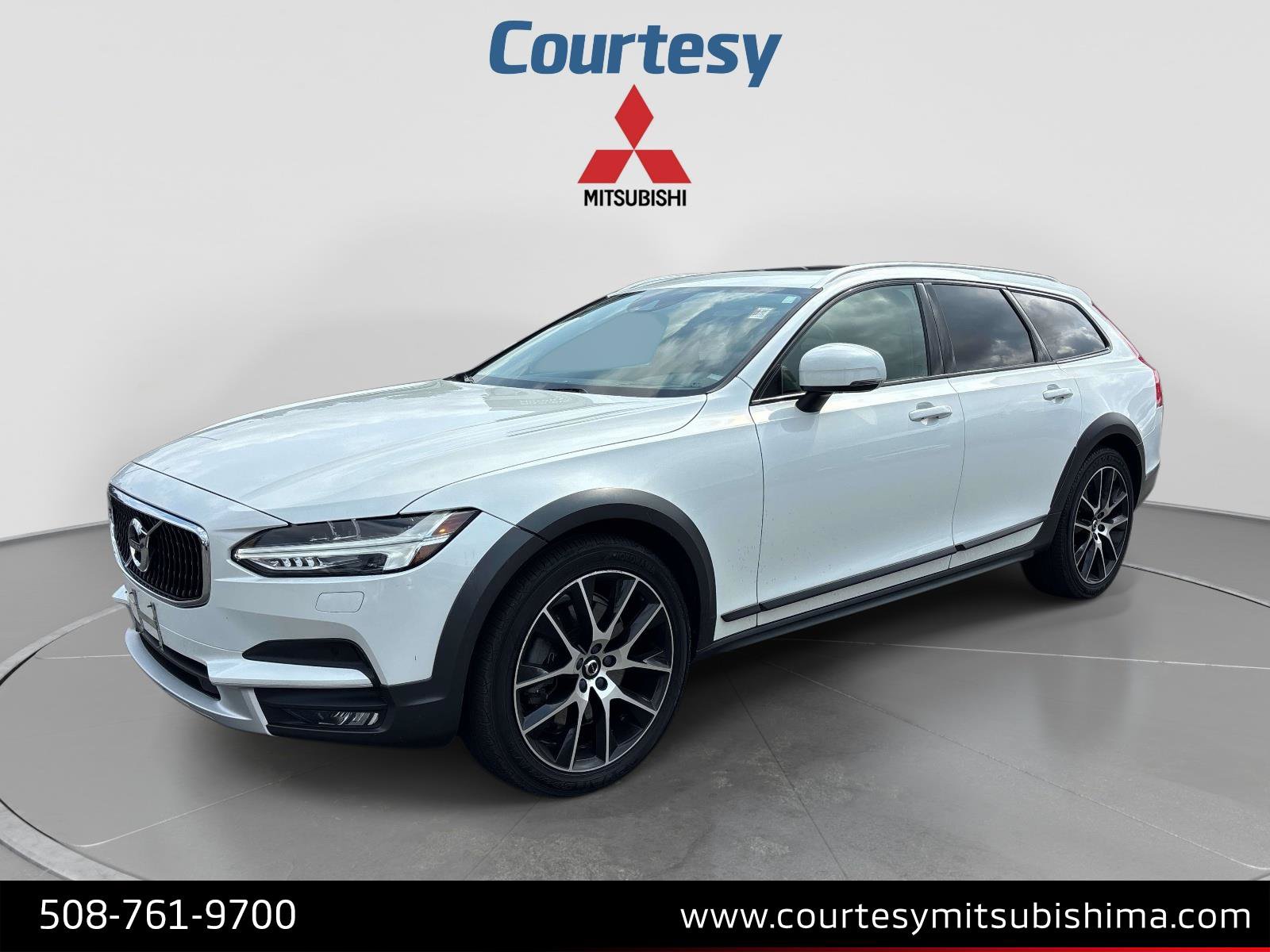 Used 2020 Volvo V90 T6 Cross Country w/ Protection Package Premier AWD/4WD image 1