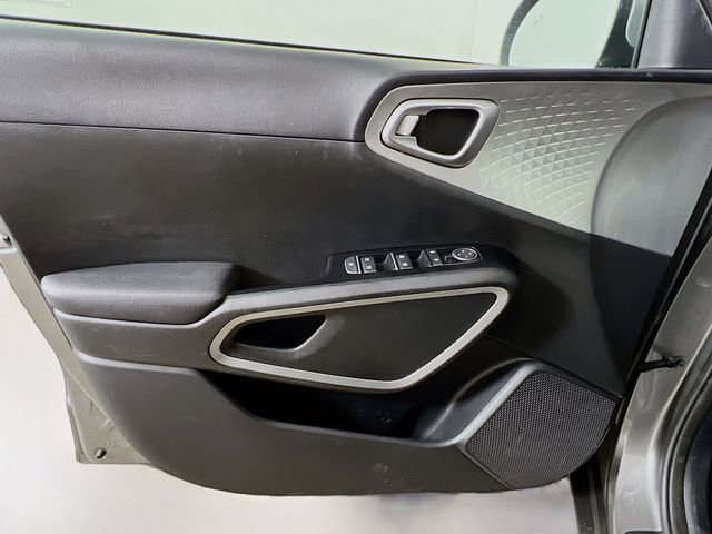 Used 2024 Kia Soul LX w/ Option Group 015 FWD image 28