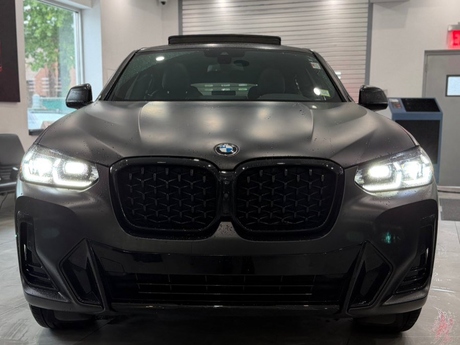 Used 2023 BMW X4 xDrive30i w/ M Sport Package AWD/4WD image 2