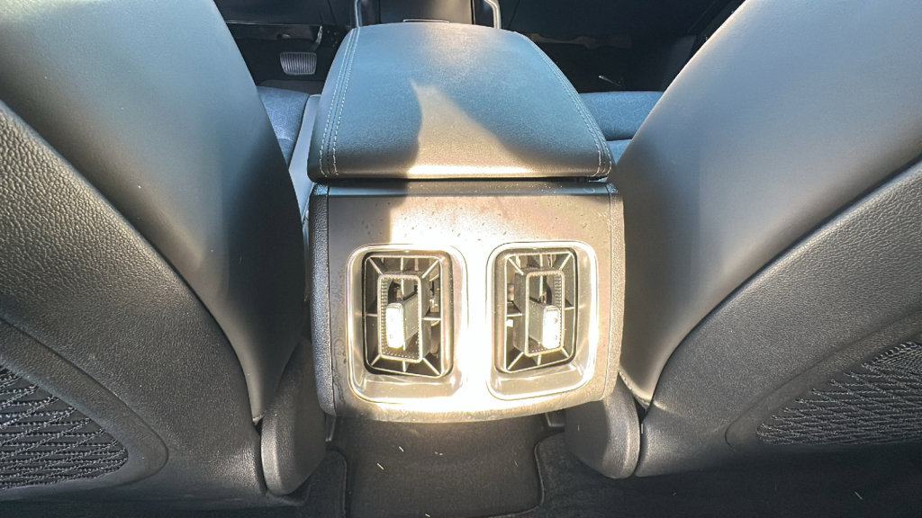 Used 2023 Kia Sorento EX image 25