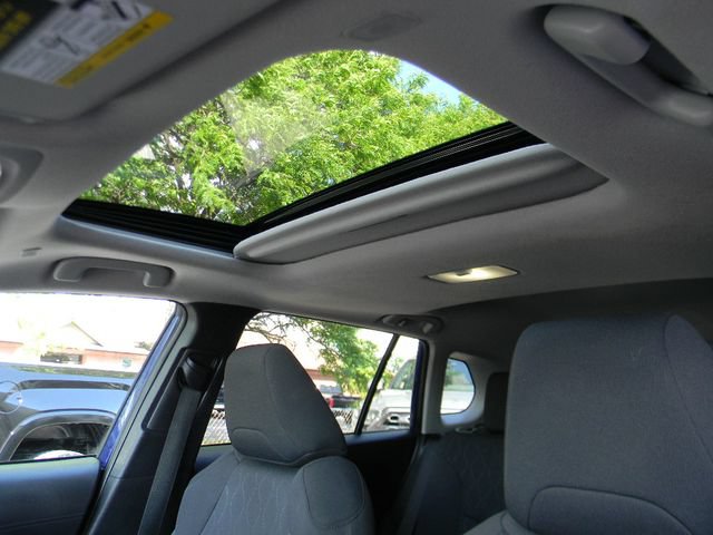 Used 2024 Toyota Corolla Cross LE w/ Moonroof Package AWD/4WD image 18
