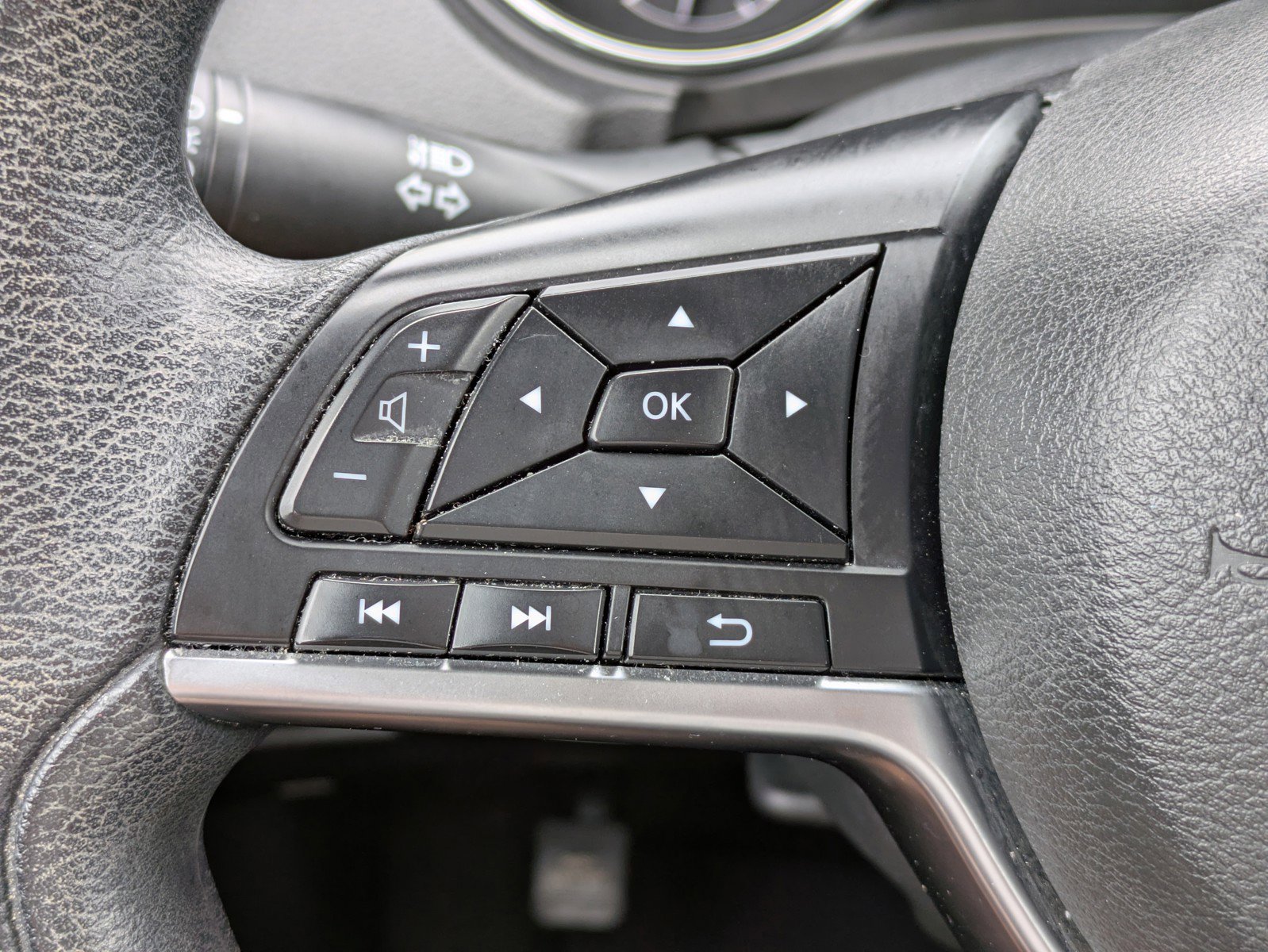 Used 2019 Nissan Rogue S image 17