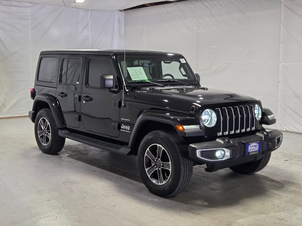 Used 2023 Jeep Wrangler Unlimited Sahara w/ LED Lighting Group AWD/4WD image 17