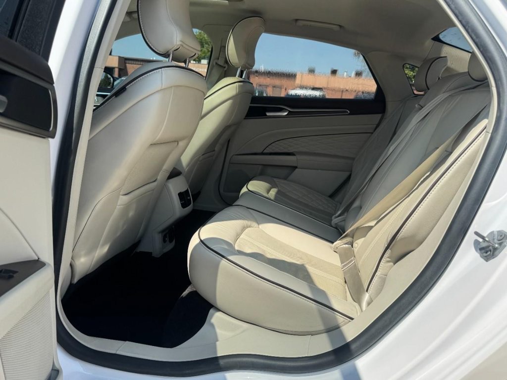 Used 2018 Ford Fusion Platinum FWD image 10