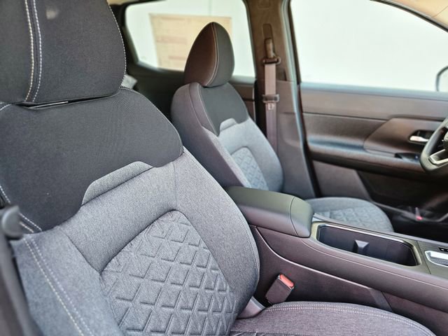 New 2026 Nissan Kicks SV w/ SV Premium Package image 13