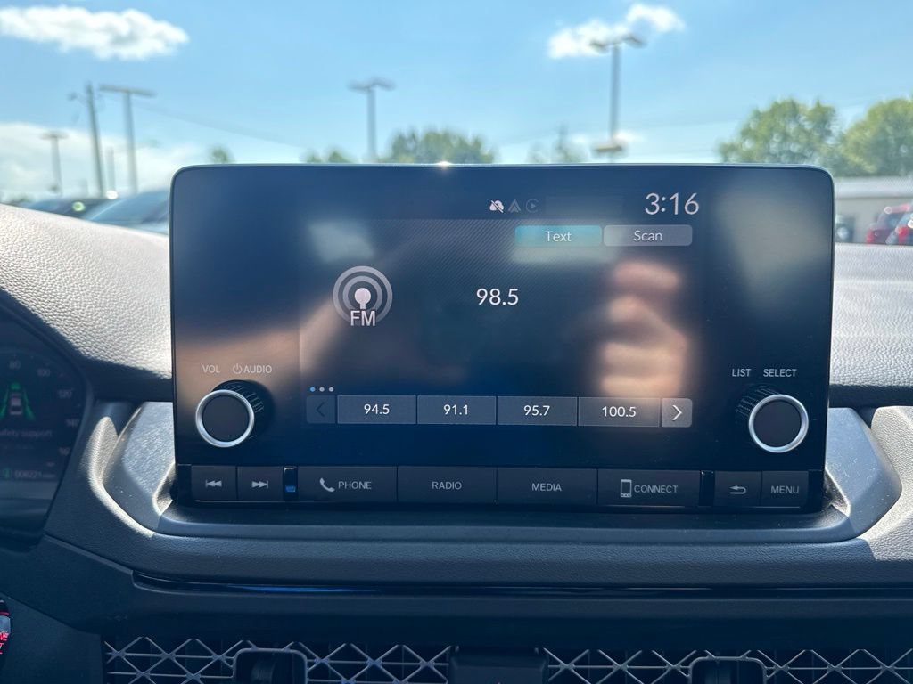 Certified 2023 Honda Accord EX image 33
