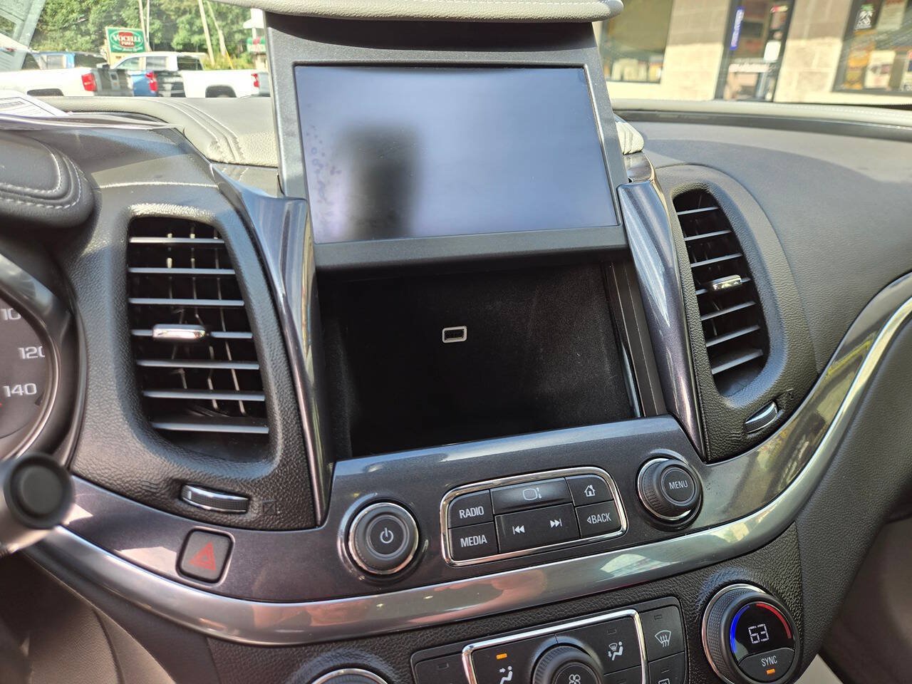 Used 2016 Chevrolet Impala LT FWD image 14