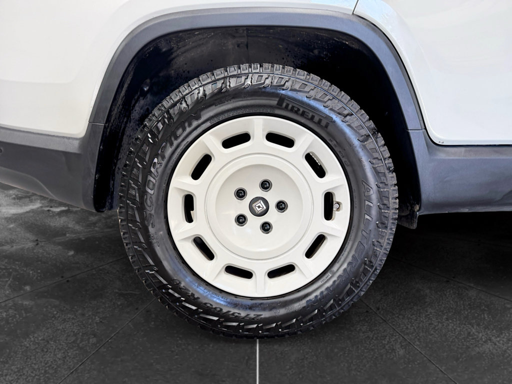 Used 2025 Rivian R1T Adventure Tri AWD/4WD image 36