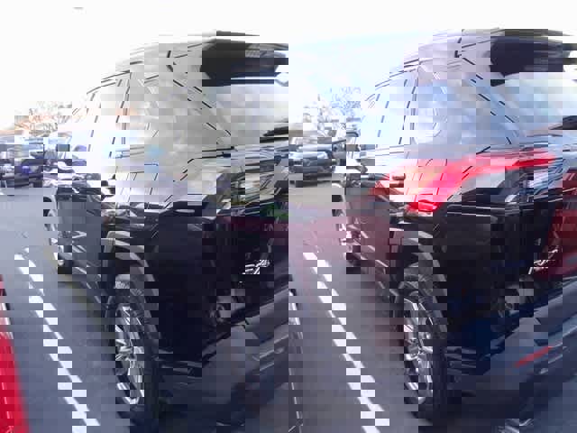 Used 2024 Toyota RAV4 XLE image 3