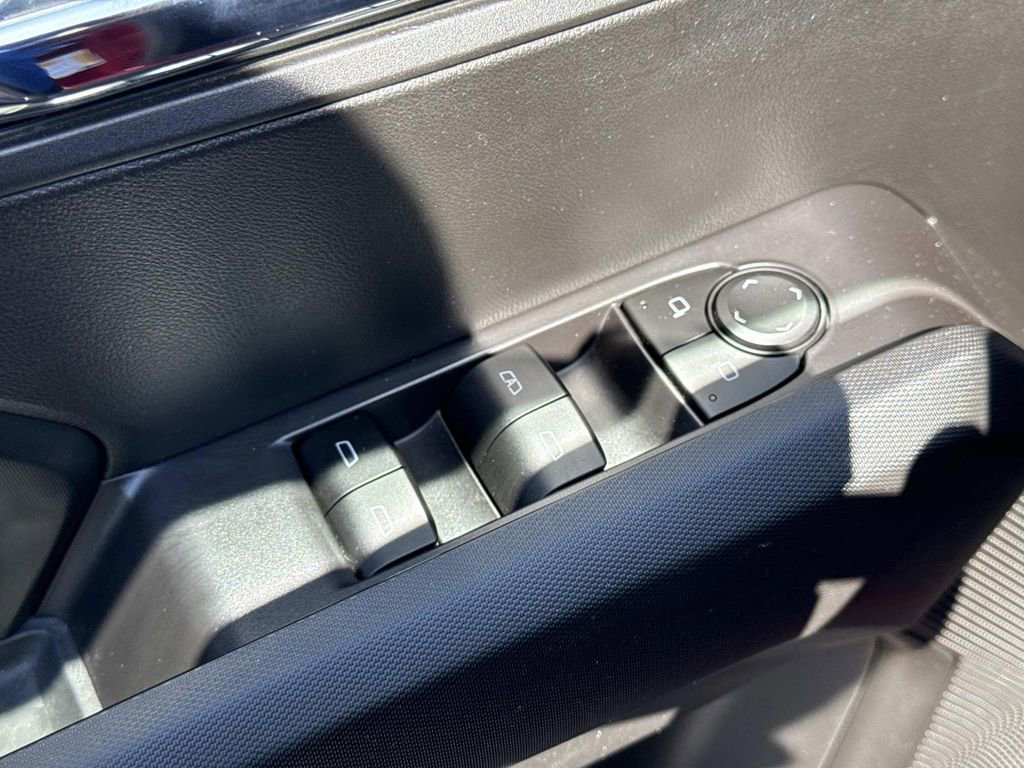 Used 2023 Chevrolet Colorado LT w/ LT Convenience Package RWD image 18