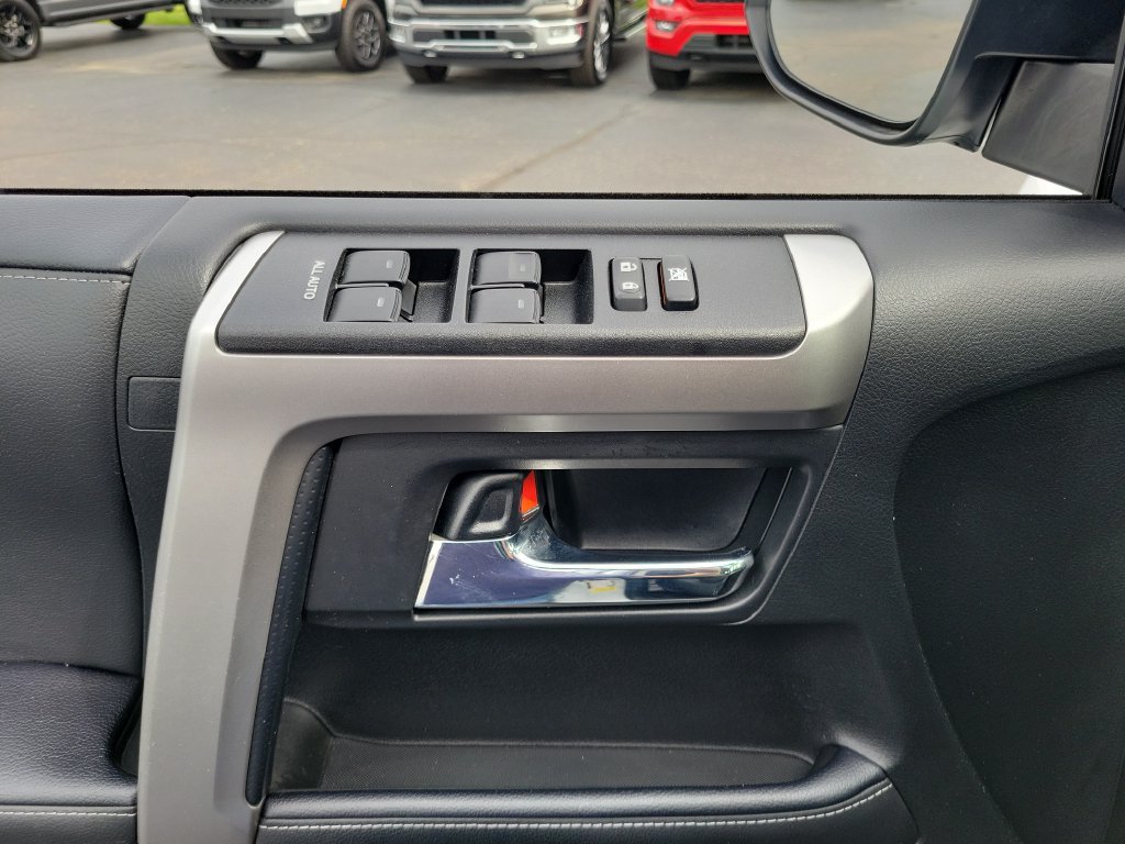 Used 2024 Toyota 4Runner SR5 Premium w/ Moonroof Package AWD/4WD image 20