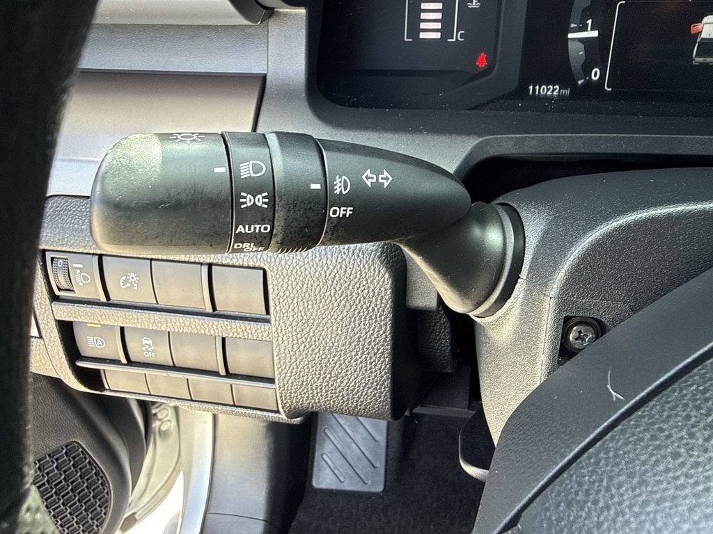 Used 2024 Toyota Tacoma SR5 AWD/4WD image 28