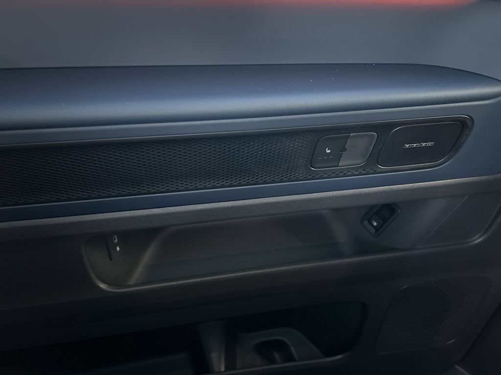 New 2025 Volkswagen ID. Buzz Pro S Plus AWD/4WD image 26
