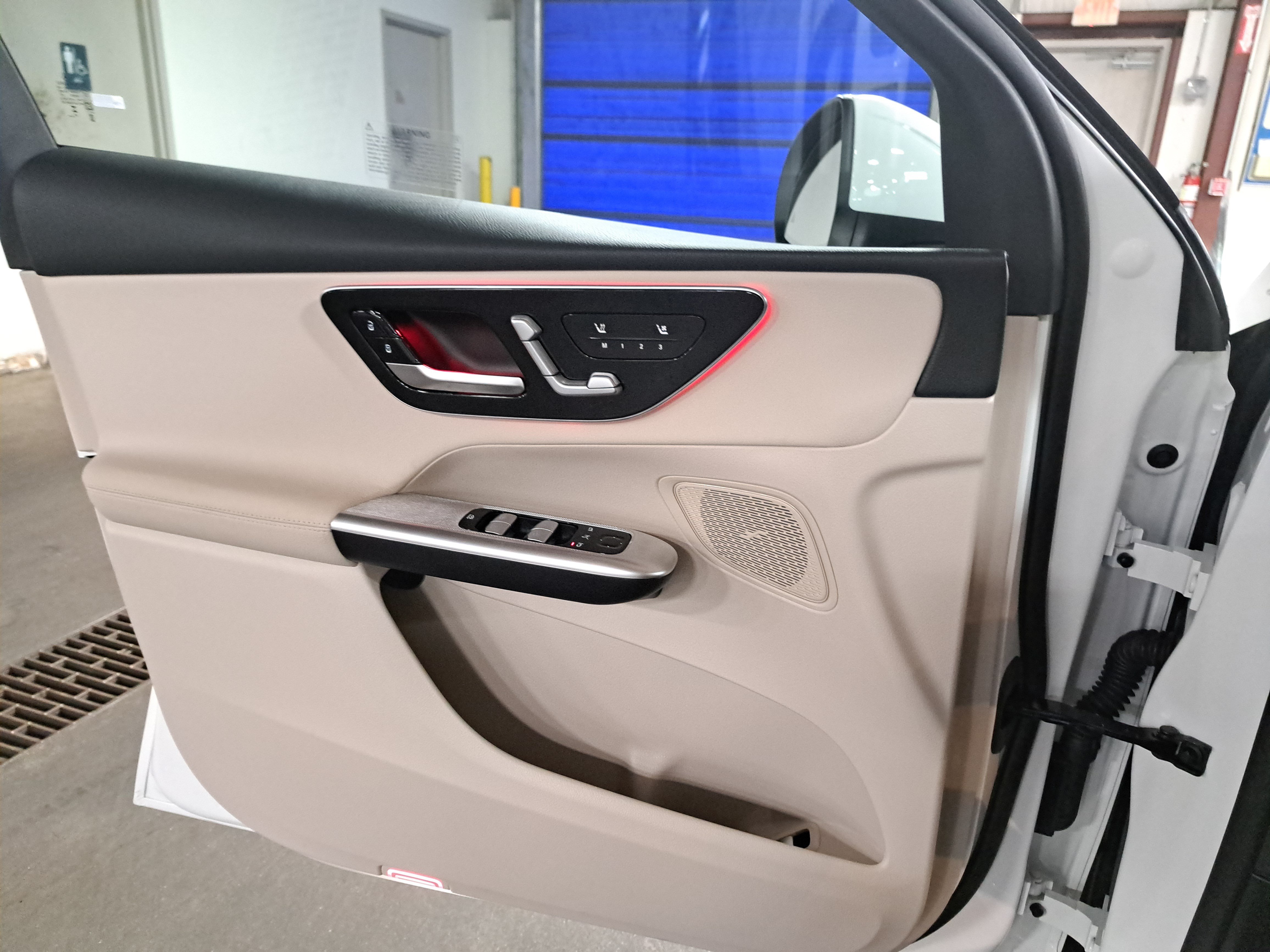 Used 2026 Mercedes-Benz GLC 300 4MATIC image 28