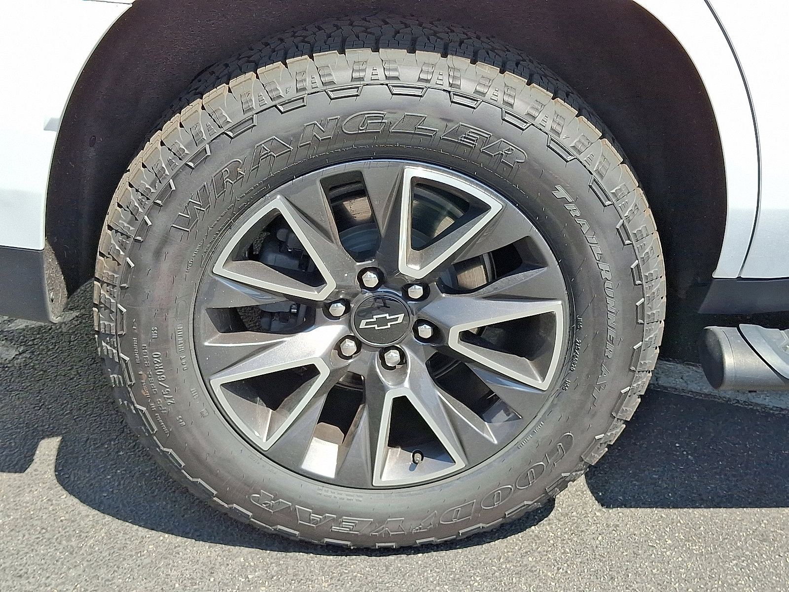 Certified 2021 Chevrolet Tahoe Z71 w/ Luxury Package image 9