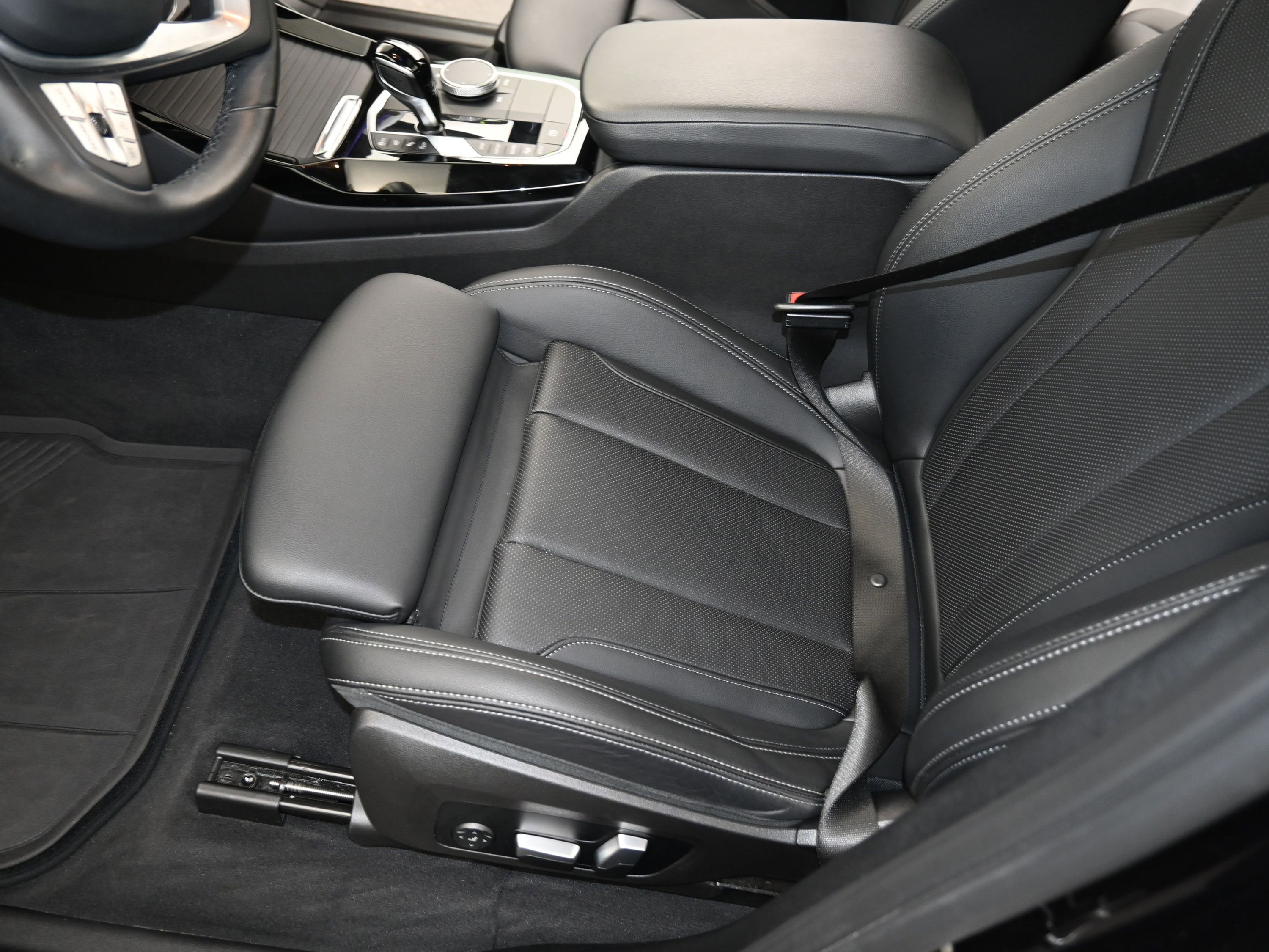 Used 2023 BMW X3 xDrive30i w/ Convenience Package image 24